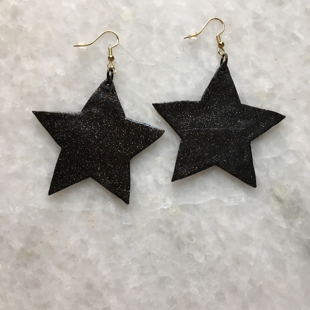 Large Black Stars with gold glitter accents handcrafted statement earrings ✨⭐️🖤 - Picture 13 of 13